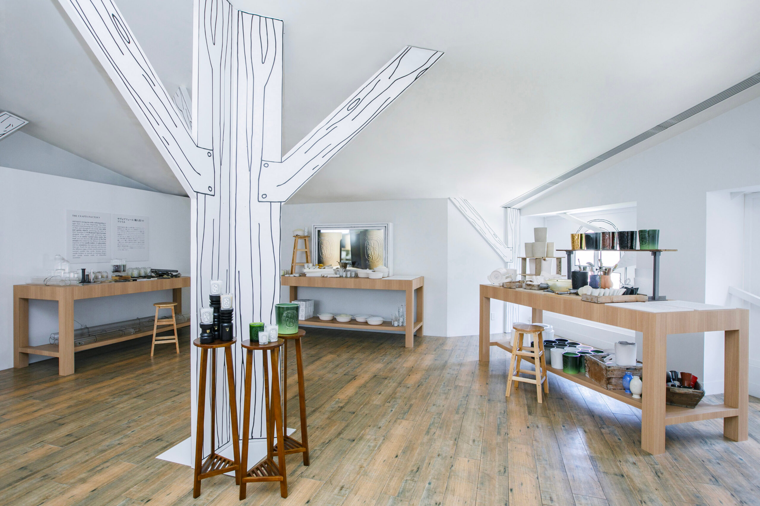 Diptyque Un Air de Paris Pop-up concept in Tokyo: Mezzanine scenography and product display by Golden Mama