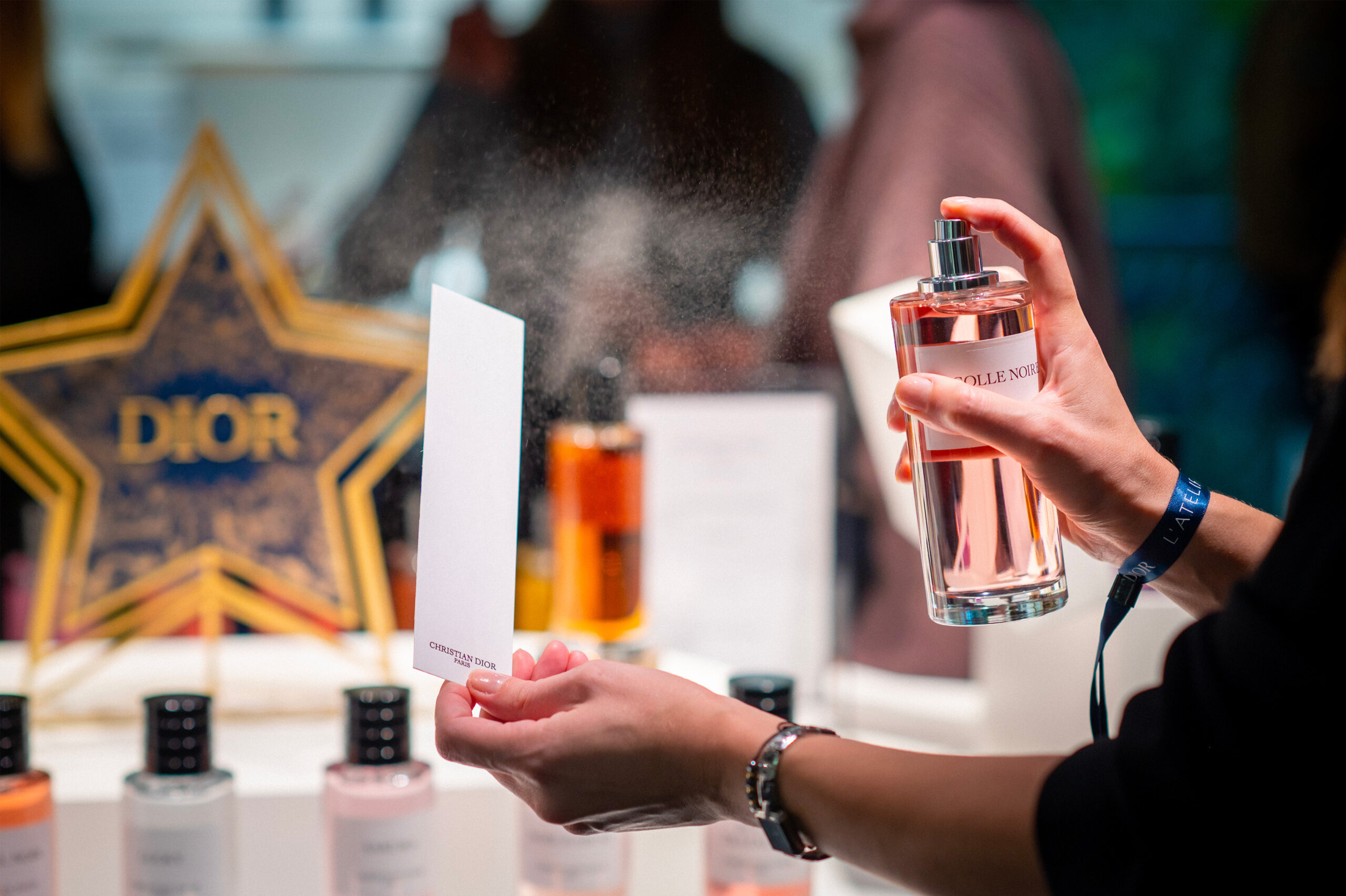 Fragrance La Colle Noire from La Collection Privée Dior diffused during the luxury event L'Atelier des Rêves, created by Golden Mama.	