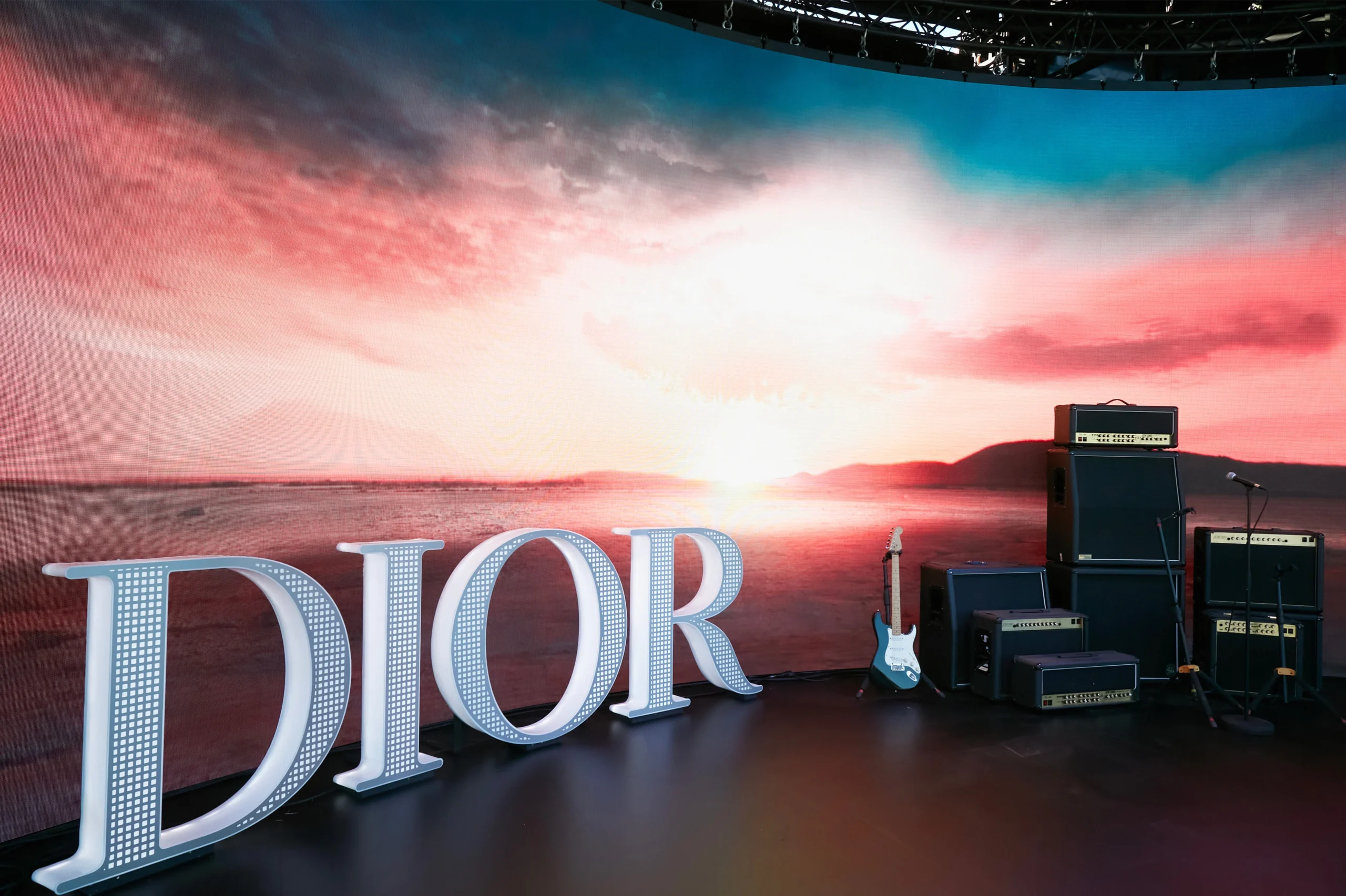 Golden Mama created the set design for the Dior Sauvage stage at Rock en Seine 2022