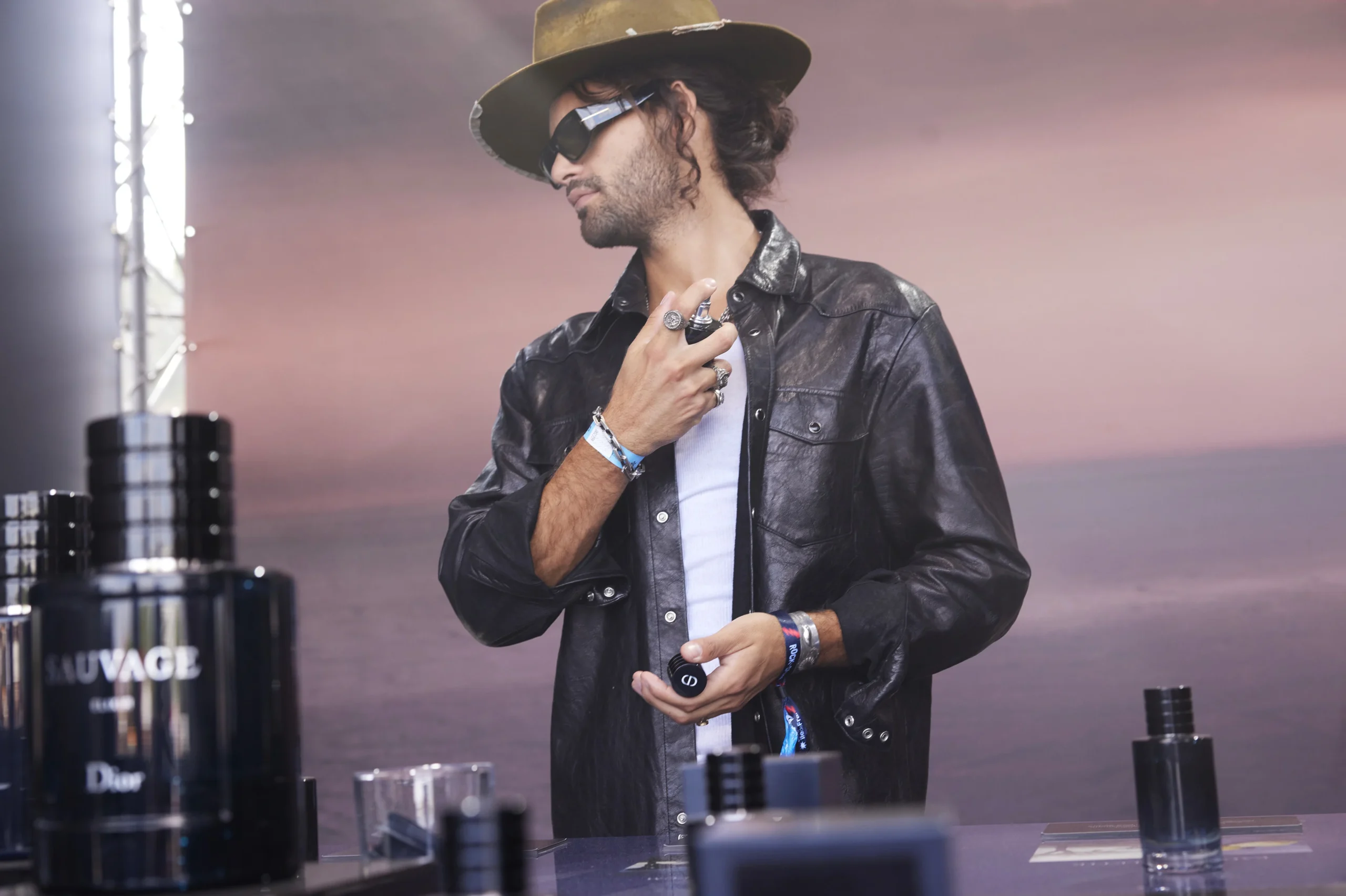 Johnny Depp's lookalike invited to the Dior Sauvage stage at Rock en Seine 2022